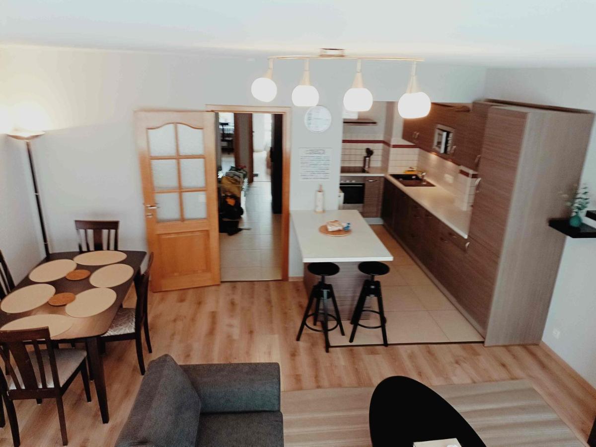 Cozy 2 Bedroom Apartment - Metro Montgomery 브뤼셀 외부 사진