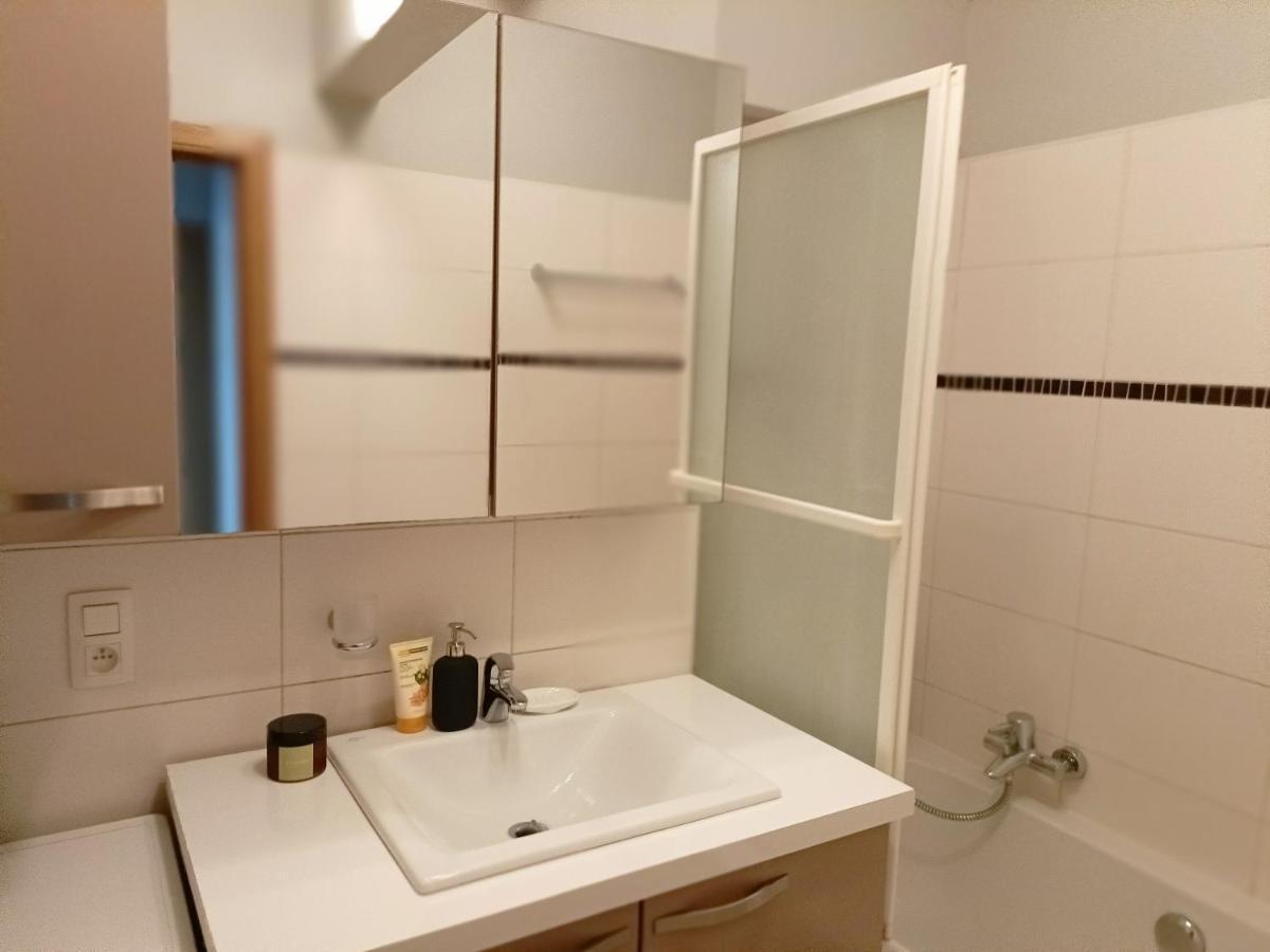 Cozy 2 Bedroom Apartment - Metro Montgomery 브뤼셀 외부 사진
